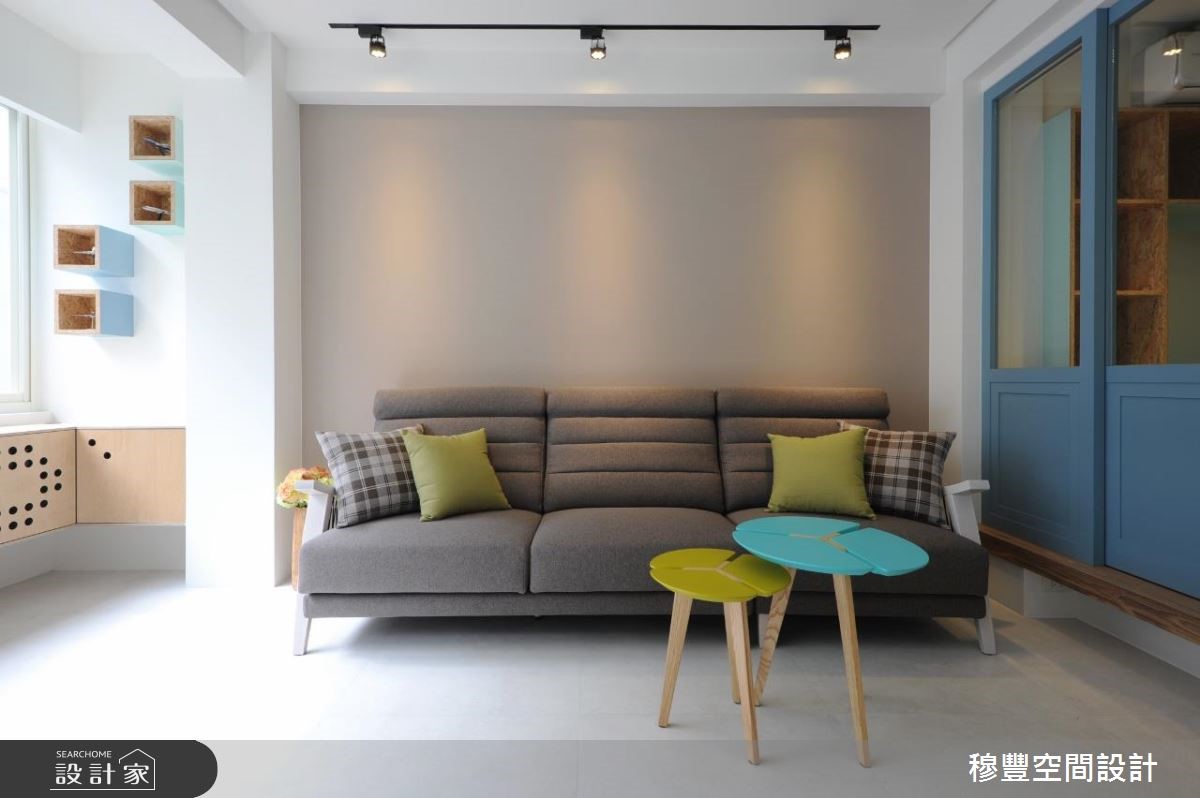 40 年的老屋為傳統長屋，採光極差、漏水嚴重，甚至壁